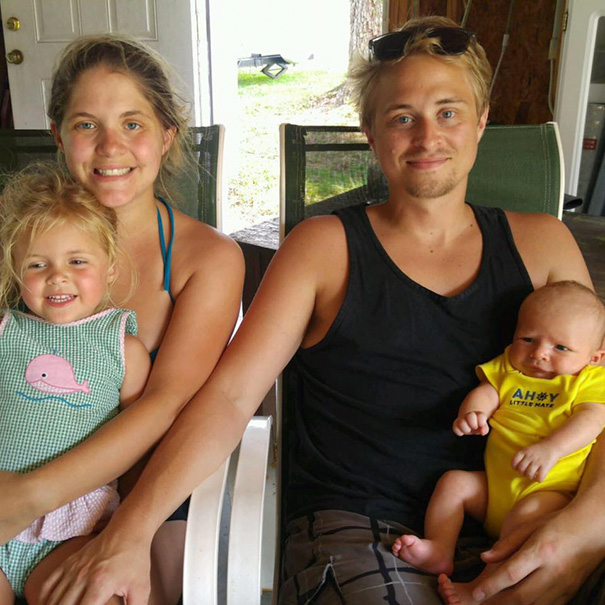 Mom Posts ‘Uncensored’ Postpartum Pic Showing The Raw, Messy And Hilarious Reality Of Motherhood Mom Posts ‘Uncensored’ Postpartum Pic Showing The Raw, Messy And Hilarious Reality Of Motherhood