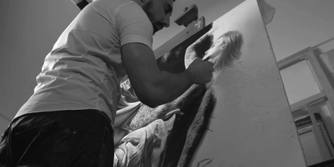 Artist Spends 100s Hours Drawing Hyperrealistic Art Using Renaissance Techniques