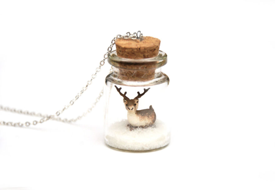 This Artist Creates Miniature Animals In Bottles This Artist Creates Miniature Animals In Bottles