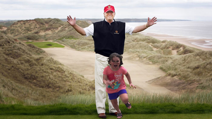 Family Trip To Petting Zoo Didn’t Go As Planned, Internet Response Is Hilarious Family Trip To Petting Zoo Didn’t Go As Planned, Internet Response Is Hilarious