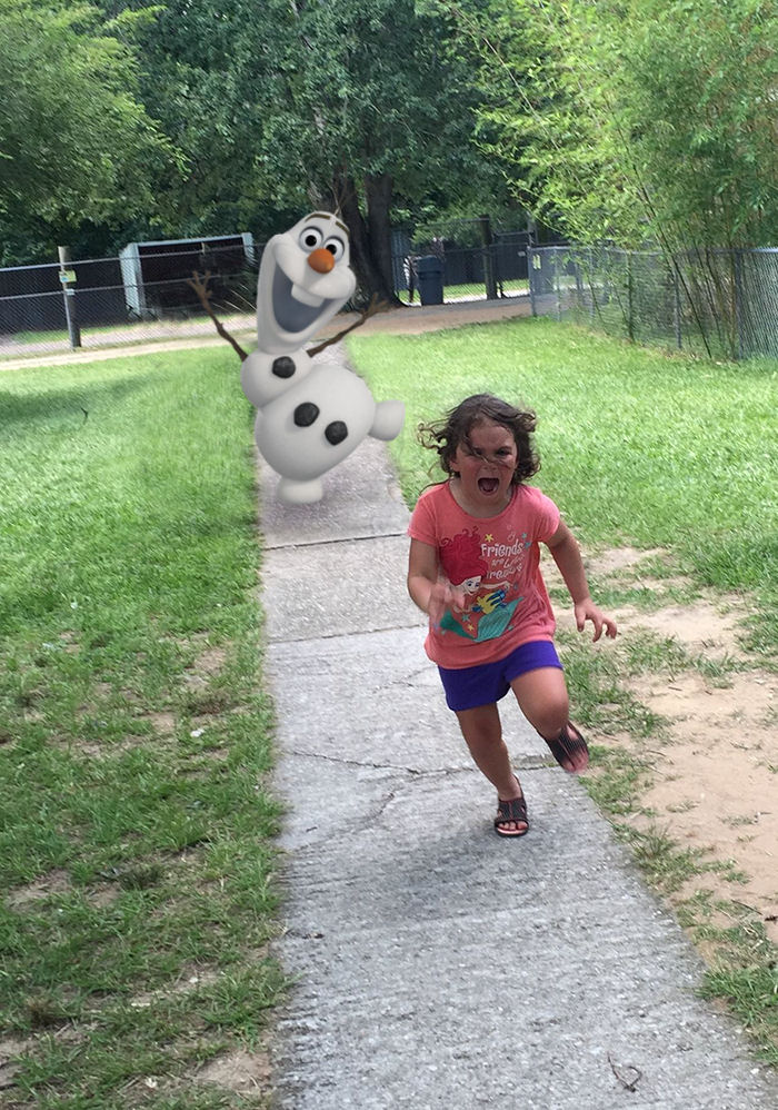 Family Trip To Petting Zoo Didn’t Go As Planned, Internet Response Is Hilarious Family Trip To Petting Zoo Didn’t Go As Planned, Internet Response Is Hilarious