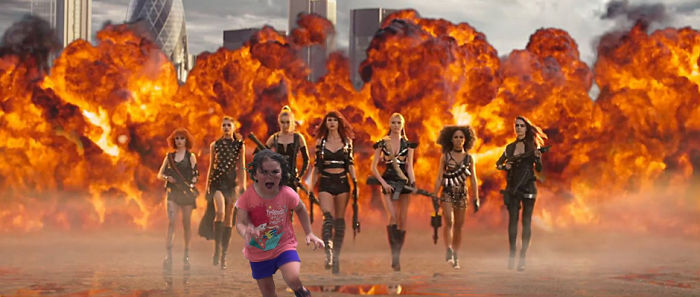 Family Trip To Petting Zoo Didn’t Go As Planned, Internet Response Is Hilarious Family Trip To Petting Zoo Didn’t Go As Planned, Internet Response Is Hilarious