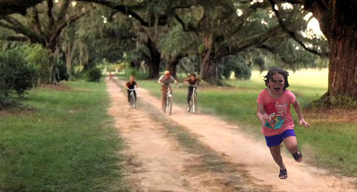 Family Trip To Petting Zoo Didn’t Go As Planned, Internet Response Is Hilarious Family Trip To Petting Zoo Didn’t Go As Planned, Internet Response Is Hilarious