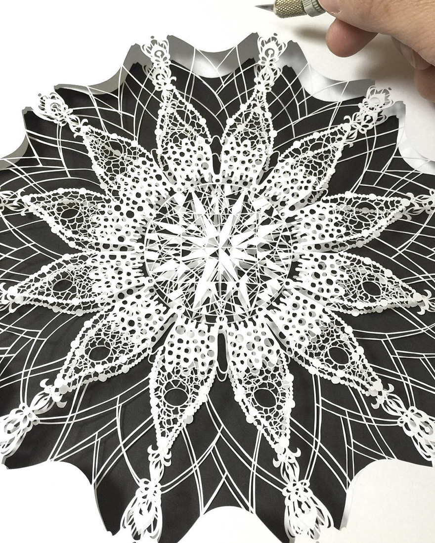 Japanese Artist Hand-Cuts Insanely Detailed Paper Art Japanese Artist Hand-Cuts Insanely Detailed Paper Art