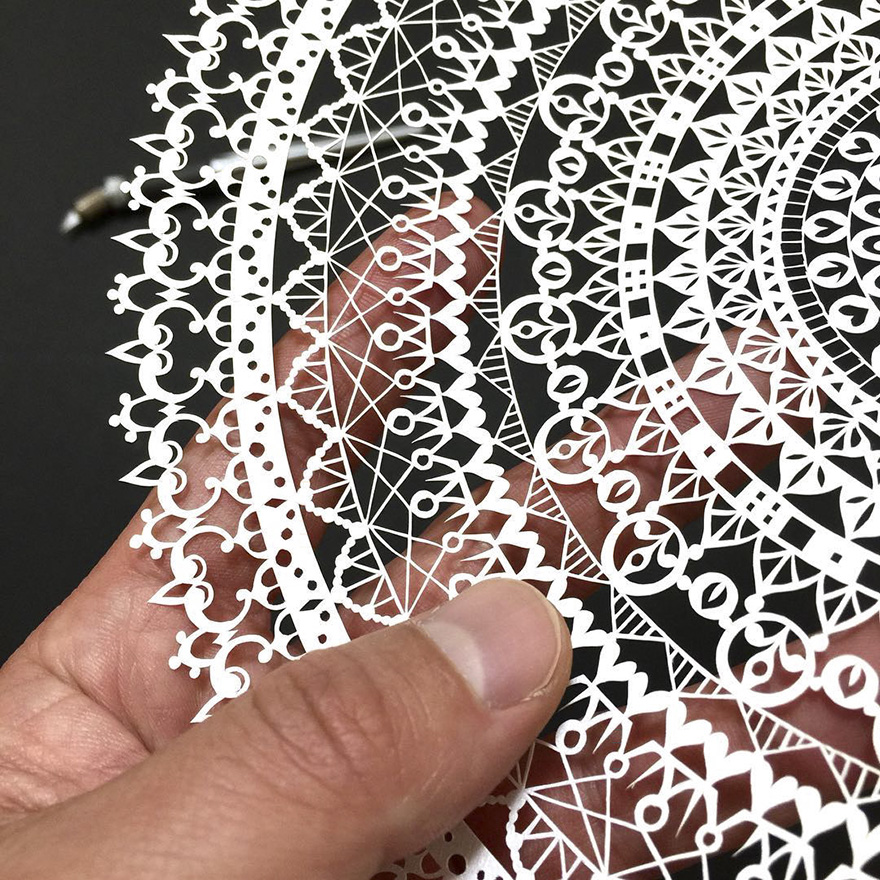 Japanese Artist Hand-Cuts Insanely Detailed Paper Art Japanese Artist Hand-Cuts Insanely Detailed Paper Art