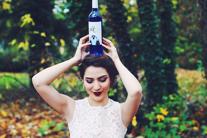 Blue Wine Is A Thing Now Blue Wine Is A Thing Now