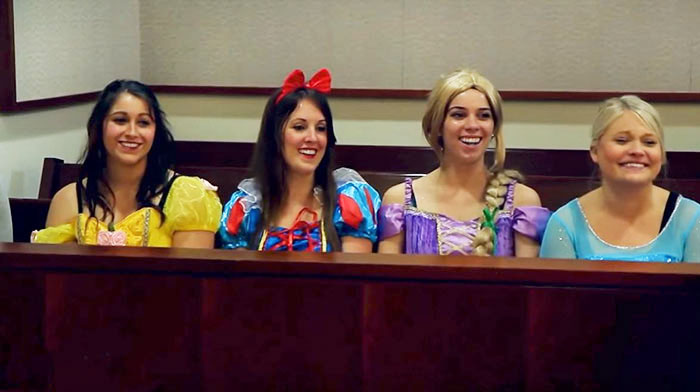 Entire Courtroom Dresses As Disney Characters For 5-Year-Old Girl’s Adoption Hearing Entire Courtroom Dresses As Disney Characters For 5-Year-Old Girl’s Adoption Hearing