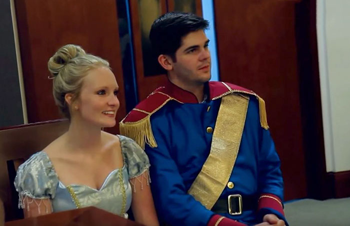 Entire Courtroom Dresses As Disney Characters For 5-Year-Old Girl’s Adoption Hearing Entire Courtroom Dresses As Disney Characters For 5-Year-Old Girl’s Adoption Hearing