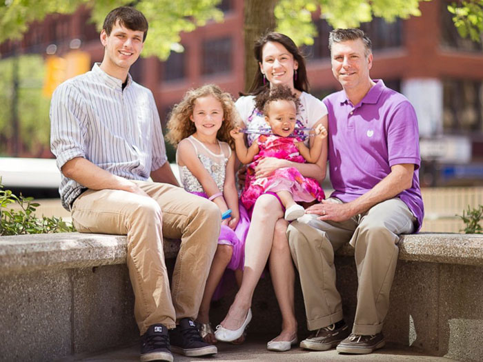 Entire Courtroom Dresses As Disney Characters For 5-Year-Old Girl’s Adoption Hearing Entire Courtroom Dresses As Disney Characters For 5-Year-Old Girl’s Adoption Hearing