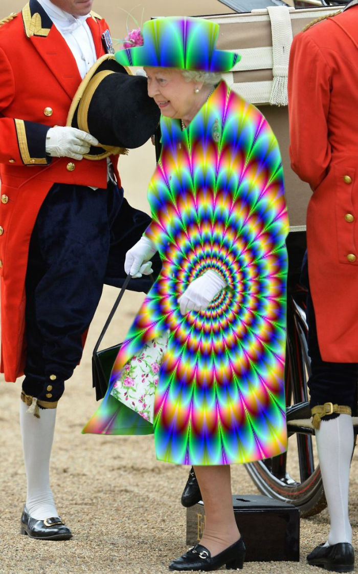 The Queen&#8217;s &#8216;Green Screen&#8217; Outfit Sparks A Hilarious Internet Reaction