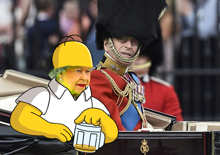 The Queen&#8217;s &#8216;Green Screen&#8217; Outfit Sparks A Hilarious Internet Reaction