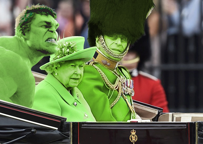 The Queen&#8217;s &#8216;Green Screen&#8217; Outfit Sparks A Hilarious Internet Reaction