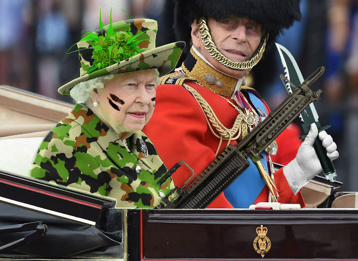 The Queen&#8217;s &#8216;Green Screen&#8217; Outfit Sparks A Hilarious Internet Reaction