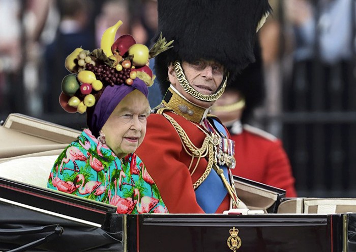 The Queen&#8217;s &#8216;Green Screen&#8217; Outfit Sparks A Hilarious Internet Reaction