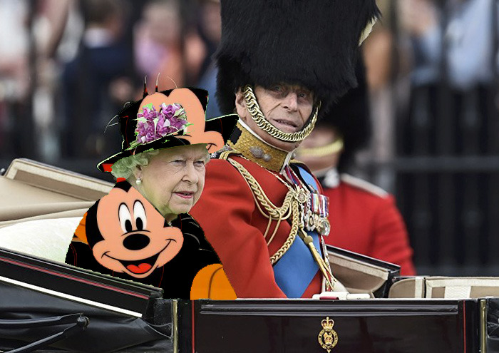 The Queen&#8217;s &#8216;Green Screen&#8217; Outfit Sparks A Hilarious Internet Reaction