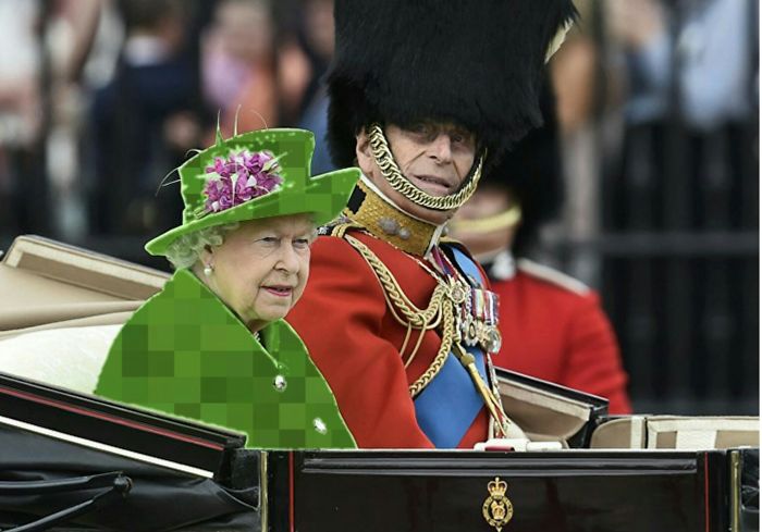 The Queen&#8217;s &#8216;Green Screen&#8217; Outfit Sparks A Hilarious Internet Reaction