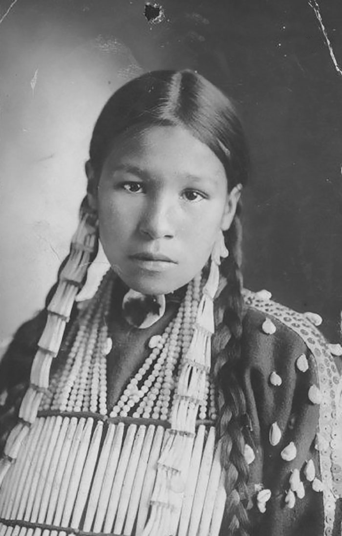 1800s-1900s Portraits Of Native American Teen Girls Show Their Unique Beauty And Style (36 Pics) 1800s-1900s Portraits Of Native American Teen Girls Show Their Unique Beauty And Style (36 Pics)