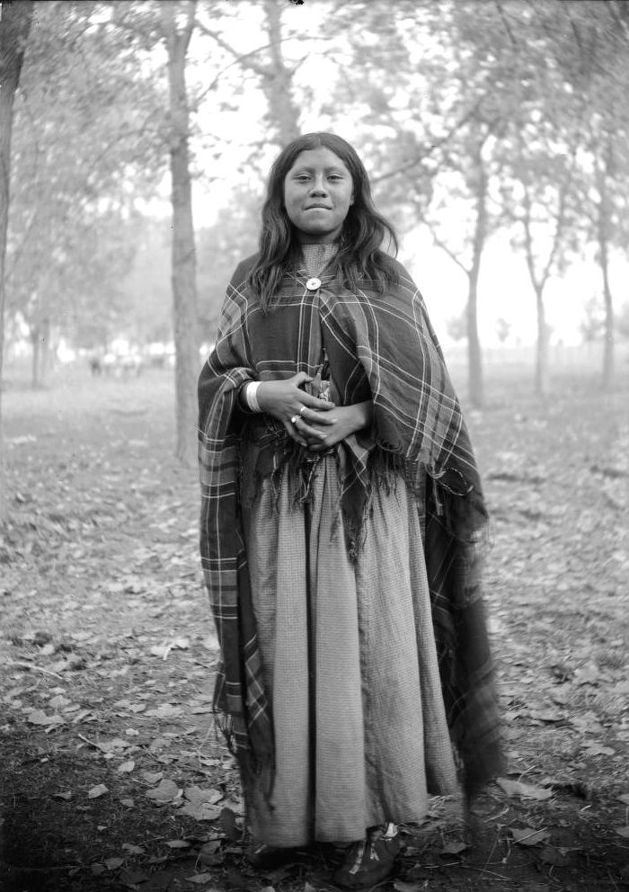 1800s-1900s Portraits Of Native American Teen Girls Show Their Unique Beauty And Style (36 Pics) 1800s-1900s Portraits Of Native American Teen Girls Show Their Unique Beauty And Style (36 Pics)