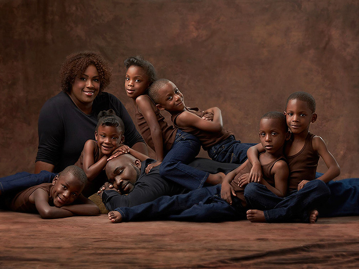 McGhee Sextuplets Recreate Viral Photo 6 Years Later