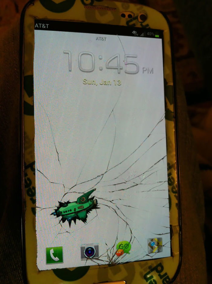 22 Creative Ways To Fix&#8221; Your Broken Phone Screen&#8221;
