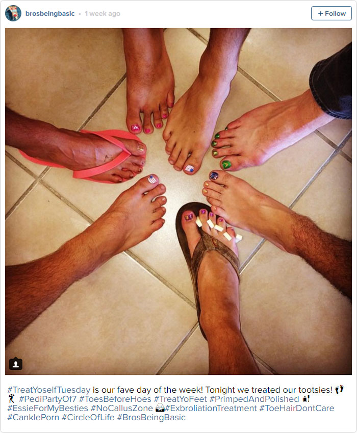 Guys Hilariously Recreating Girls Instagram Photos