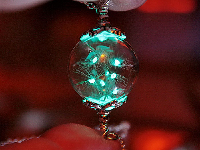 Glow-In-The-Dark-Jewelry That Will Make You Feel Magical