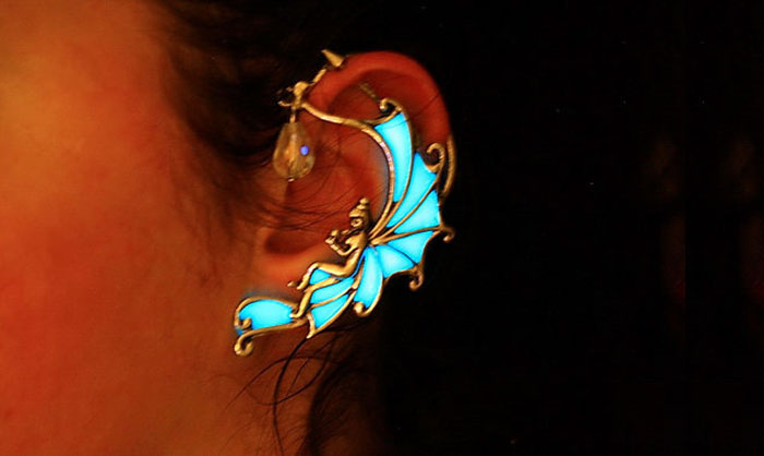 Glow-In-The-Dark-Jewelry That Will Make You Feel Magical