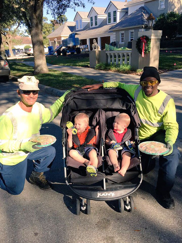 2-Year-Old Triplets Become Best Friends With Their Garbage Collectors (10+ Pics) 2-Year-Old Triplets Become Best Friends With Their Garbage Collectors (10+ Pics)