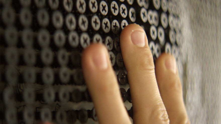 We Made A 3D Screw Portrait That A Blind Artist Could ‘See’ With His Hands We Made A 3D Screw Portrait That A Blind Artist Could ‘See’ With His Hands