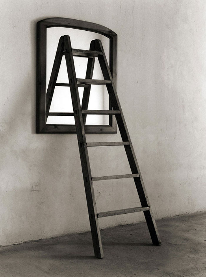 25 Mind-Bending Photos by Chema Madoz That Will Make You Look Twice