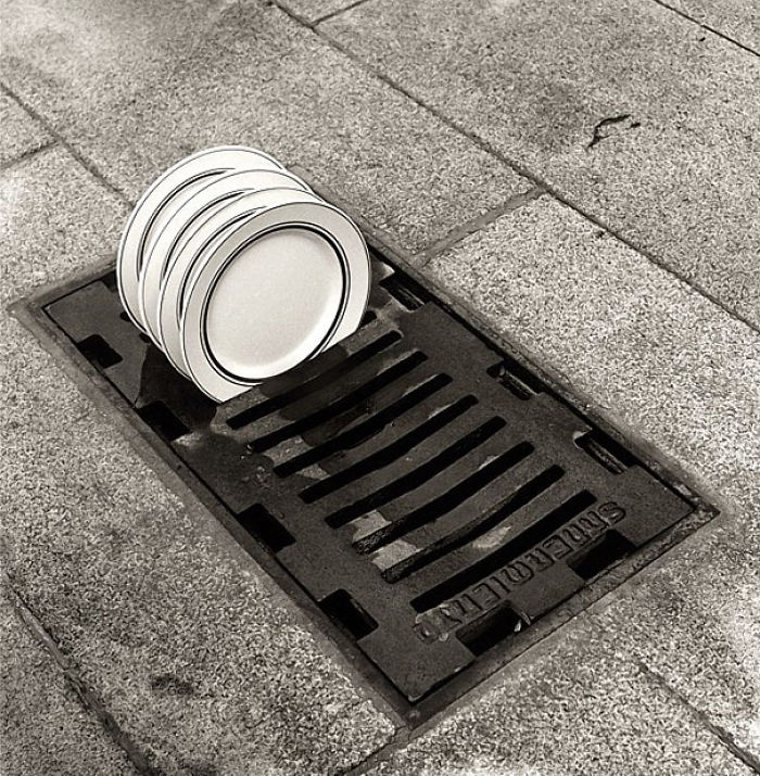 25 Mind-Bending Photos by Chema Madoz That Will Make You Look Twice