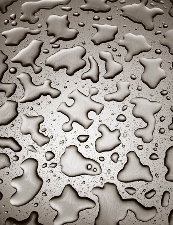 25 Mind-Bending Photos by Chema Madoz That Will Make You Look Twice