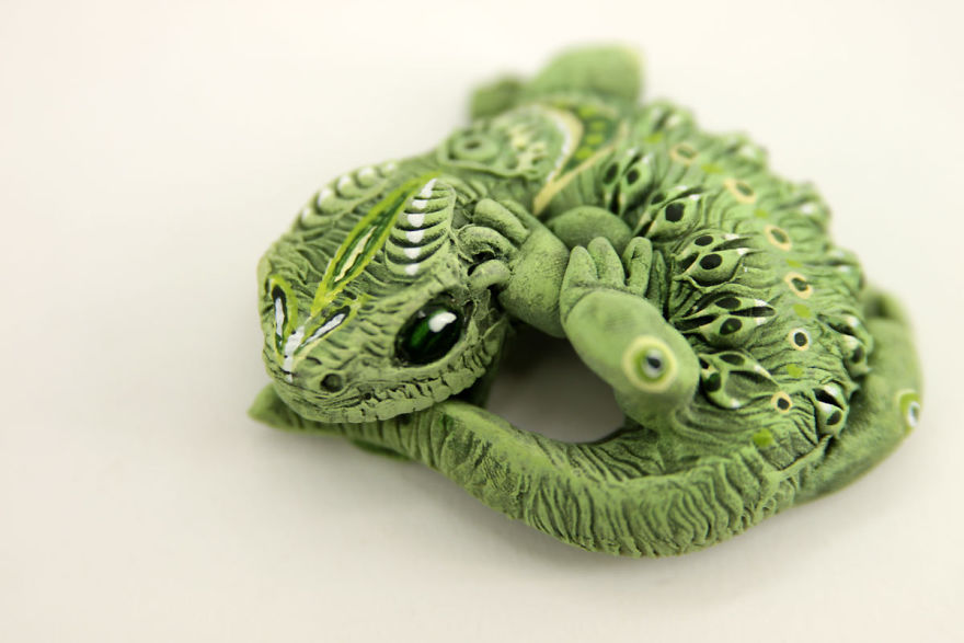 Russian Artist Creates Fantasy Animal Sculptures From Velvet Clay (85 Pics) Russian Artist Creates Fantasy Animal Sculptures From Velvet Clay (85 Pics)