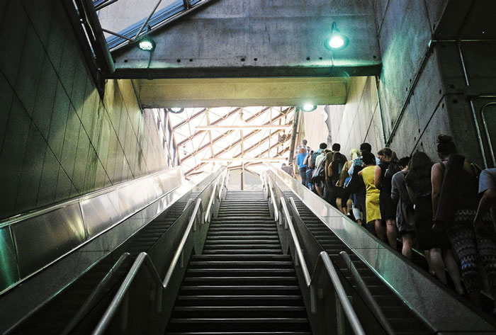 Photographer Challenges Herself To Shoot With A $1 Camera, Here Are The Results Photographer Challenges Herself To Shoot With A $1 Camera, Here Are The Results