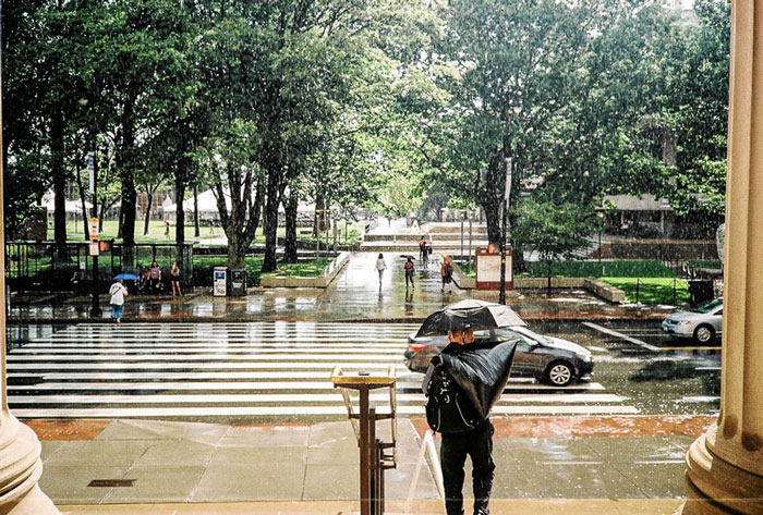 Photographer Challenges Herself To Shoot With A $1 Camera, Here Are The Results Photographer Challenges Herself To Shoot With A $1 Camera, Here Are The Results