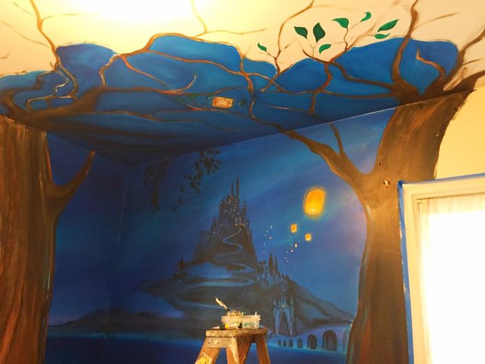 I Painted A Disney ‘Tangled’ Mural In My Daughter’s Room I Painted A Disney ‘Tangled’ Mural In My Daughter’s Room