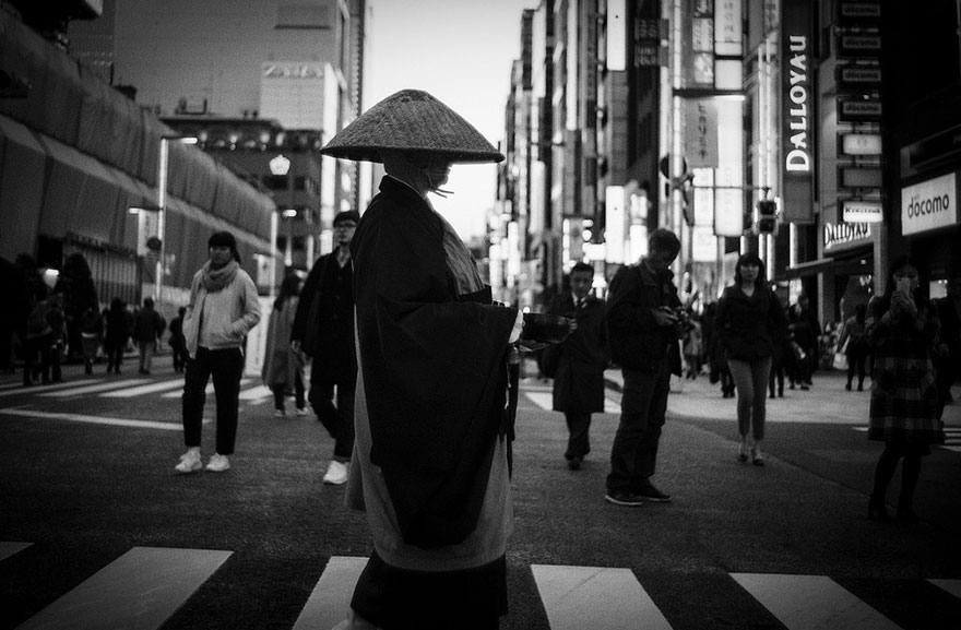 Top 147 Japan Street Photography Shots That Capture The Rarely Seen Side Of The Land Of The Rising Sun Top 147 Japan Street Photography Shots That Capture The Rarely Seen Side Of The Land Of The Rising Sun