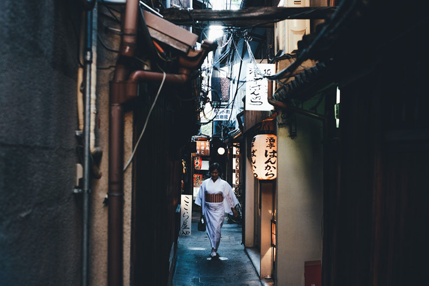 Top 147 Japan Street Photography Shots That Capture The Rarely Seen Side Of The Land Of The Rising Sun Top 147 Japan Street Photography Shots That Capture The Rarely Seen Side Of The Land Of The Rising Sun