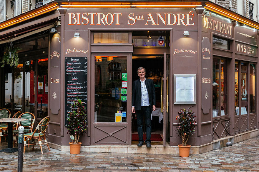 I Photograph Parisian Storefronts To Reveal The Story Of Paris Rarely Seen By Tourists (31 Pics)