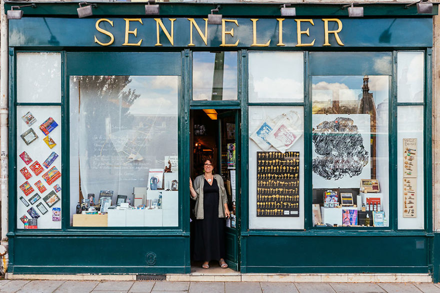 I Photograph Parisian Storefronts To Reveal The Story Of Paris Rarely Seen By Tourists (31 Pics)