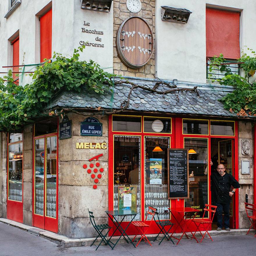 I Photograph Parisian Storefronts To Reveal The Story Of Paris Rarely Seen By Tourists (31 Pics)