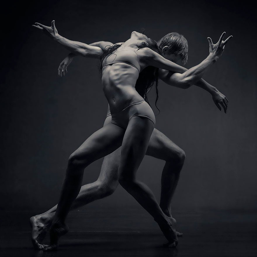 Sculptor Tries Photographing Dancers, And The Result Is Mindblowing (133 Pics) Sculptor Tries Photographing Dancers, And The Result Is Mindblowing (133 Pics)