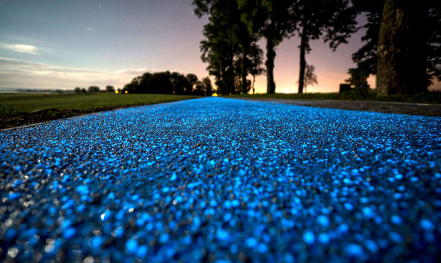 Poland Unveils Glow-In-The-Dark Bicycle Path That Is Charged By The Sun Poland Unveils Glow-In-The-Dark Bicycle Path That Is Charged By The Sun