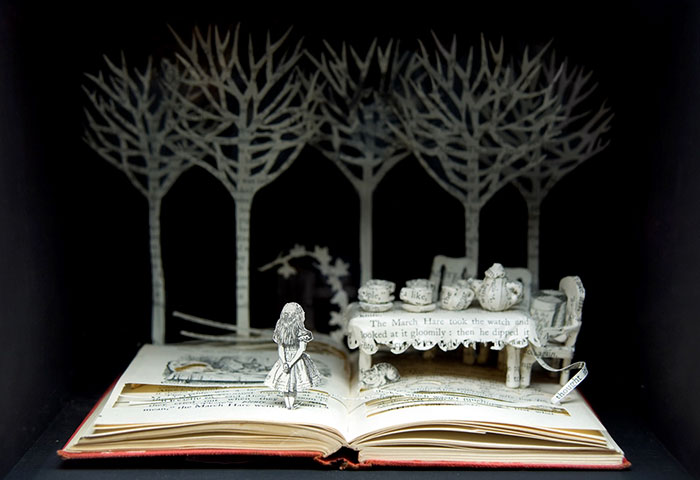 Old Books Turned Into Fairytale Sculptures By Su Blackwell Old Books Turned Into Fairytale Sculptures By Su Blackwell
