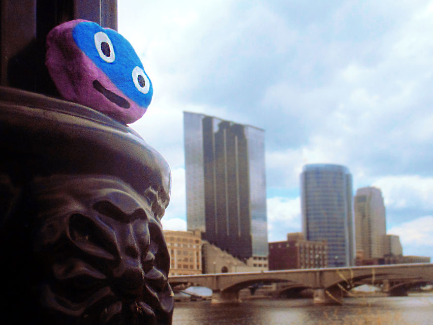 My Kids And I Spent A Year Painting Over 1,000 Rocks And Hid Them For People To Spot And Photograph My Kids And I Spent A Year Painting Over 1,000 Rocks And Hid Them For People To Spot And Photograph