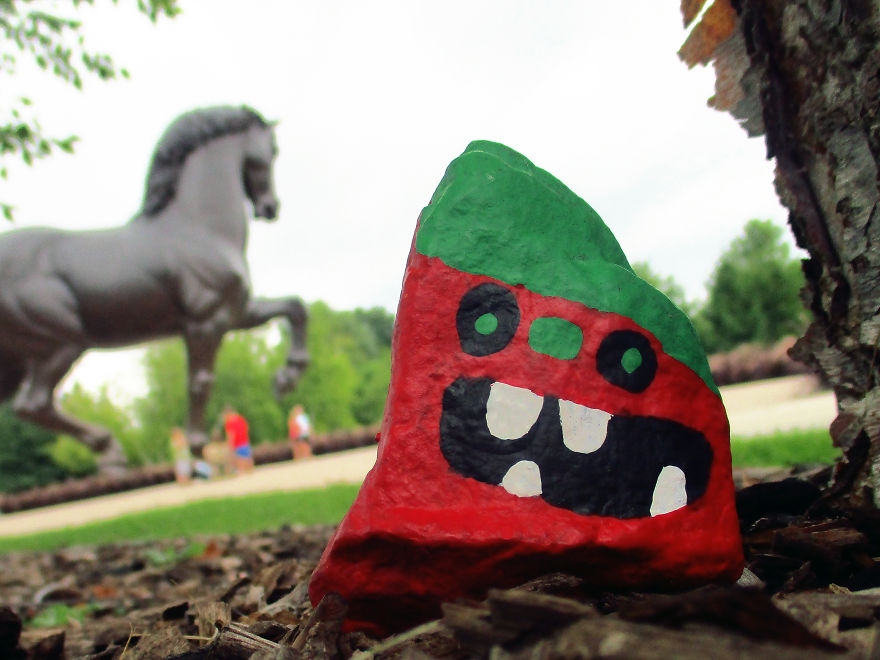 My Kids And I Spent A Year Painting Over 1,000 Rocks And Hid Them For People To Spot And Photograph My Kids And I Spent A Year Painting Over 1,000 Rocks And Hid Them For People To Spot And Photograph