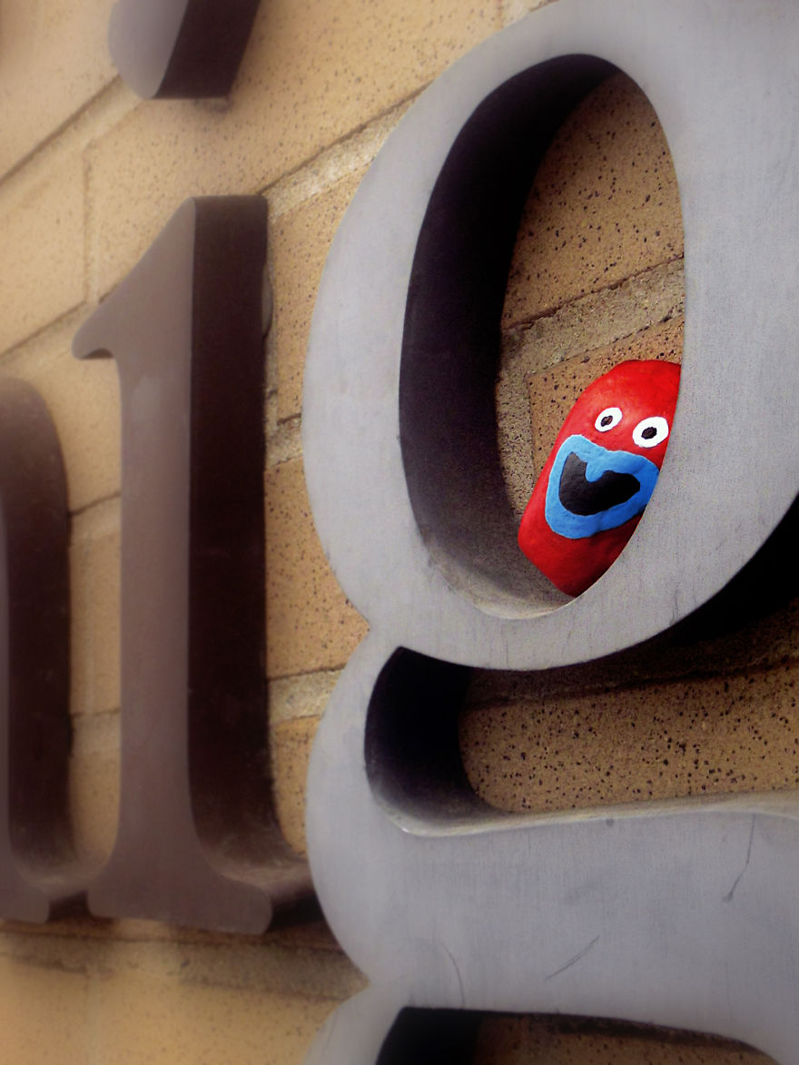 My Kids And I Spent A Year Painting Over 1,000 Rocks And Hid Them For People To Spot And Photograph My Kids And I Spent A Year Painting Over 1,000 Rocks And Hid Them For People To Spot And Photograph