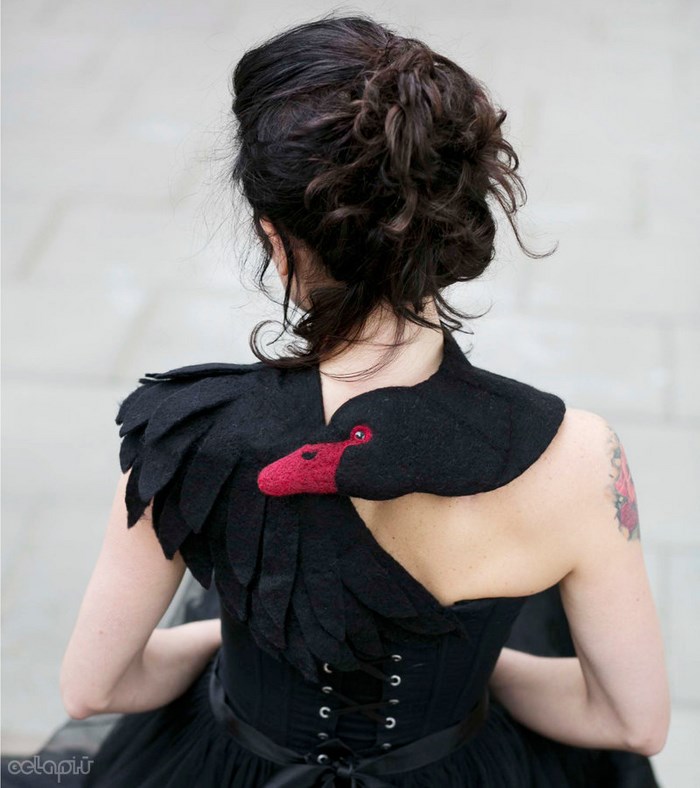 Realistic Felt Animal Scarves That Wrap Around Your Neck To Protect You