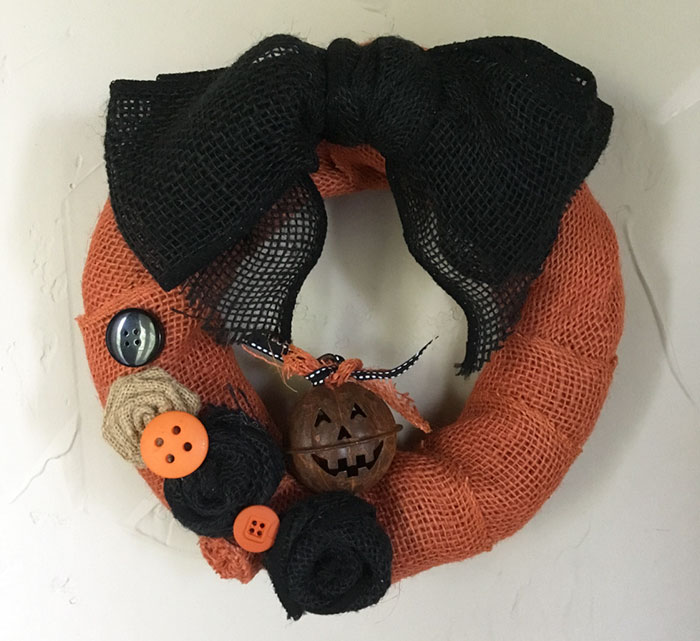 Halloween Wreaths Are A Thing Now, And They’re Creepily Awesome Halloween Wreaths Are A Thing Now, And They’re Creepily Awesome