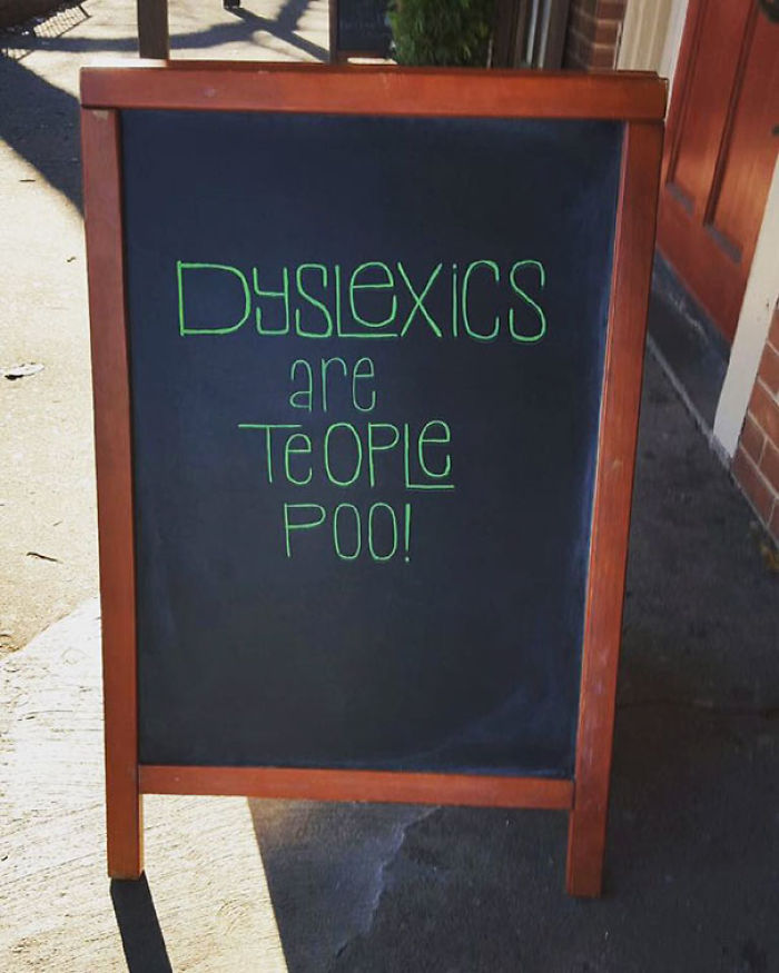 Woman Helped Friend’s Bar By Drawing Chalk Signs, The Result Was So Good It Increased The Sales Woman Helped Friend’s Bar By Drawing Chalk Signs, The Result Was So Good It Increased The Sales